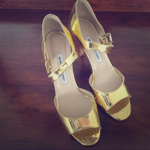 Unworn Manolo Blahnik peeptoe size 9,  patent Gold - Picture 1 of 4